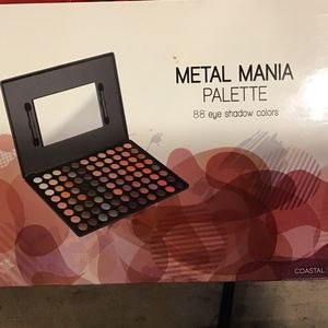 NEW! 88 metal mania eyeshadow palette